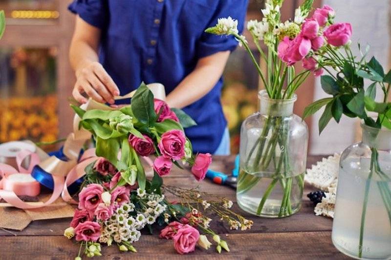 Чтобы срезанные цветы стояли дольше — советы профессионалов