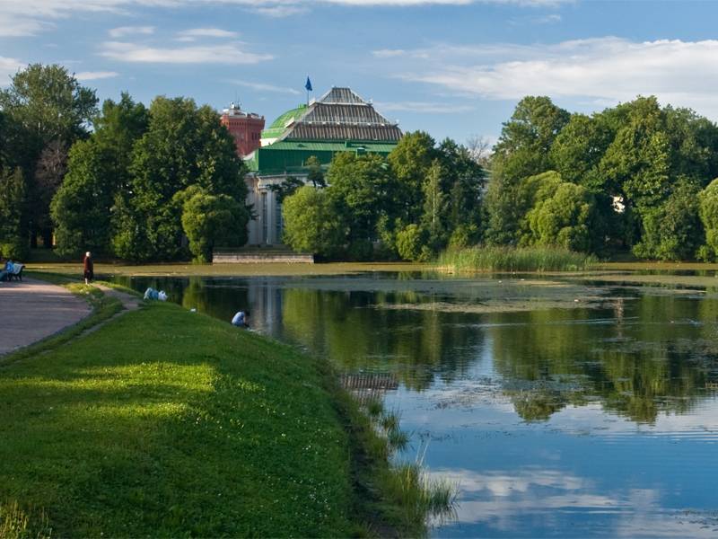 Таврический сад: уютное место для прогулок в самом центре санкт-петербурга