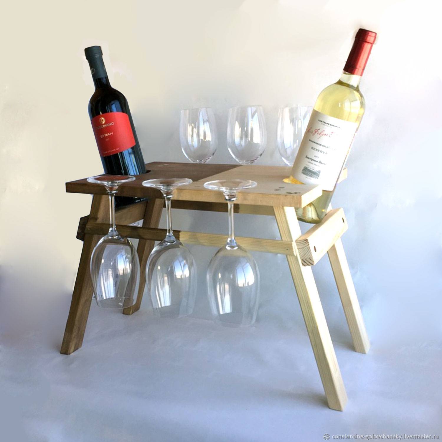 Как выбрать винный стеллаж для дома по типу конструкции и материалу, как изготовить полку из дерева для хранения бутылок с вином своими руками?